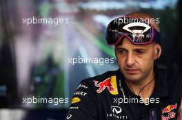 Red Bull Racing mechanic. 05.09.2015. Formula 1 World Championship, Rd 12, Italian Grand Prix, Monza, Italy, Qualifying Day.