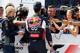 Daniel Ricciardo (AUS) Red Bull Racing with Will Buxton (GBR) NBC Sports Network TV Presenter and Jennie Gow (GBR) BBC Radio 5 Live Pitlane Reporter. 05.09.2015. Formula 1 World Championship, Rd 12, Italian Grand Prix, Monza, Italy, Qualifying Day.