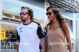 Fernando Alonso (ESP) McLaren with his girlfriend Lara Alvarez (ESP). 06.09.2015. Formula 1 World Championship, Rd 12, Italian Grand Prix, Monza, Italy, Race Day.