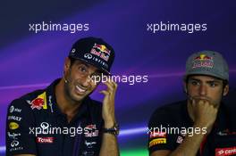 (L to R): Daniel Ricciardo (AUS) Red Bull Racing and Carlos Sainz Jr (ESP) Scuderia Toro Rosso in the FIA Press Conference. 03.09.2015. Formula 1 World Championship, Rd 12, Italian Grand Prix, Monza, Italy, Preparation Day.