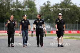 Mark Slade (GBR), Lotus F1 Team, Race Engineer  and Pastor Maldonado (VEN), Lotus F1 Team  03.09.2015. Formula 1 World Championship, Rd 12, Italian Grand Prix, Monza, Italy, Preparation Day.