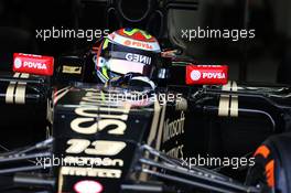 Pastor Maldonado (VEN) Lotus F1 E23 leaves the pits. 02.02.2015. Formula One Testing, Day Two, Jerez, Spain.