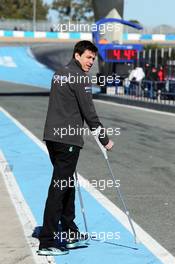 Paddy Lowe (GBR) Mercedes AMG F1 Executive Director (Technical) on crutches. 01.02.2015. Formula One Testing, Day One, Jerez, Spain.