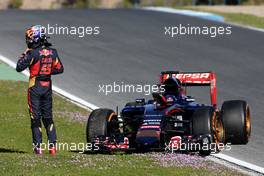 Carlos Sainz (ESP), Scuderia Toro Rosso stops on track 01.02.2015. Formula One Testing, Day One, Jerez, Spain.