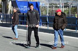 (L to R): Paddy Lowe (GBR) Mercedes AMG F1 Executive Director (Technical), on crutches, and Niki Lauda (AUT) Mercedes Non-Executive Chairman. 01.02.2015. Formula One Testing, Day One, Jerez, Spain.