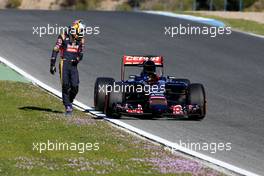 Carlos Sainz (ESP), Scuderia Toro Rosso stops on track 01.02.2015. Formula One Testing, Day One, Jerez, Spain.