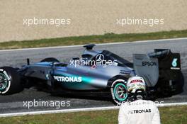 Lewis Hamilton (GBR) Mercedes AMG F1 W06 stops on the circuit. 04.02.2015. Formula One Testing, Day Four, Jerez, Spain.