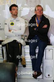(L to R): Jolyon Palmer (GBR) Lotus F1 Team Test and Reserve Driver with his father Jonathan Palmer (GBR). 25.09.2015. Formula 1 World Championship, Rd 14, Japanese Grand Prix, Suzuka, Japan, Practice Day.
