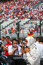 Lewis Hamilton (GBR) Mercedes AMG F1 on the grid. 27.09.2015. Formula 1 World Championship, Rd 14, Japanese Grand Prix, Suzuka, Japan, Race Day.