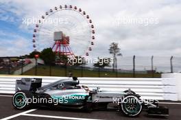Lewis Hamilton (GBR) Mercedes AMG F1 W06. 26.09.2015. Formula 1 World Championship, Rd 14, Japanese Grand Prix, Suzuka, Japan, Qualifying Day.
