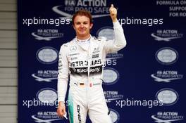Nico Rosberg (GER) Mercedes AMG F1 celebrates his pole position in parc ferme. 26.09.2015. Formula 1 World Championship, Rd 14, Japanese Grand Prix, Suzuka, Japan, Qualifying Day.