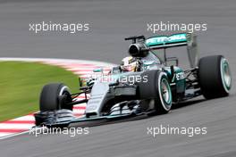Lewis Hamilton (GBR), Mercedes AMG F1 Team  26.09.2015. Formula 1 World Championship, Rd 14, Japanese Grand Prix, Suzuka, Japan, Qualifying Day.