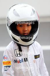 A young McLaren Honda fan. 24.09.2015. Formula 1 World Championship, Rd 14, Japanese Grand Prix, Suzuka, Japan, Preparation Day.