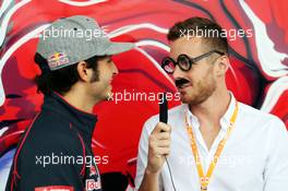(L to R): Carlos Sainz Jr (ESP) Scuderia Toro Rosso with James Rossiter (GBR). 24.09.2015. Formula 1 World Championship, Rd 14, Japanese Grand Prix, Suzuka, Japan, Preparation Day.