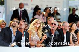 Eddie Irvine (GBR) and Melissa Odabash (USA) Swimwear Designer at the Amber Lounge Fashion Show. 22.05.2015. Formula 1 World Championship, Rd 6, Monaco Grand Prix, Monte Carlo, Monaco, Friday.