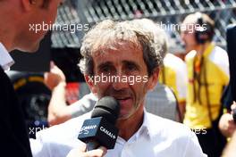 Alain Prost (FRA) on the grid. 24.05.2015. Formula 1 World Championship, Rd 6, Monaco Grand Prix, Monte Carlo, Monaco, Race Day.