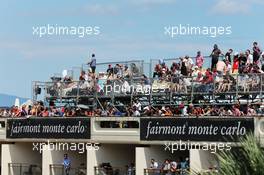 Fans in the Fairmont Monte Carlo Hotel. 24.05.2015. Formula 1 World Championship, Rd 6, Monaco Grand Prix, Monte Carlo, Monaco, Race Day.