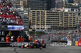 Daniel Ricciardo (AUS) Red Bull Racing RB11. 24.05.2015. Formula 1 World Championship, Rd 6, Monaco Grand Prix, Monte Carlo, Monaco, Race Day.