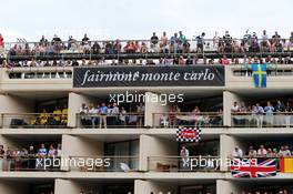 Fans in the Fairmont Monte Carlo hotel. 23.05.2015. Formula 1 World Championship, Rd 6, Monaco Grand Prix, Monte Carlo, Monaco, Qualifying Day