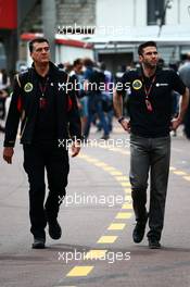 (L to R): Federico Gastaldi (ARG) Lotus F1 Team Deputy Team Principal with Matthew Carter (GBR) Lotus F1 Team CEO. 23.05.2015. Formula 1 World Championship, Rd 6, Monaco Grand Prix, Monte Carlo, Monaco, Qualifying Day