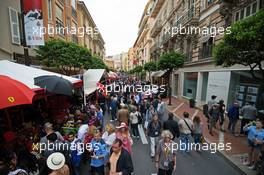 Fans in a street. 23.05.2015. Formula 1 World Championship, Rd 6, Monaco Grand Prix, Monte Carlo, Monaco, Qualifying Day
