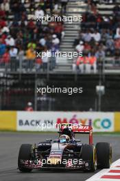 Carlos Sainz Jr (ESP) Scuderia Toro Rosso STR10. 30.10.2015. Formula 1 World Championship, Rd 17, Mexican Grand Prix, Mexixo City, Mexico, Practice Day.