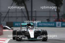 Lewis Hamilton (GBR) Mercedes AMG F1 W06. 30.10.2015. Formula 1 World Championship, Rd 17, Mexican Grand Prix, Mexixo City, Mexico, Practice Day.