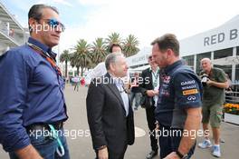 (L to R): Carlos Slim Domit (MEX) Chairman of America Movil with Jean Todt (FRA) FIA President and Christian Horner (GBR) Red Bull Racing Team Principal. 30.10.2015. Formula 1 World Championship, Rd 17, Mexican Grand Prix, Mexixo City, Mexico, Practice Day.