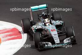 Lewis Hamilton (GBR) Mercedes AMG F1 W06. 30.10.2015. Formula 1 World Championship, Rd 17, Mexican Grand Prix, Mexixo City, Mexico, Practice Day.