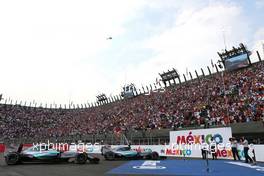 Nico Rosberg (GER), Mercedes AMG F1 Team and Lewis Hamilton (GBR), Mercedes AMG F1 Team  01.11.2015. Formula 1 World Championship, Rd 17, Mexican Grand Prix, Mexixo City, Mexico, Race Day.