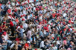 Fans in the grandstand. 01.11.2015. Formula 1 World Championship, Rd 17, Mexican Grand Prix, Mexixo City, Mexico, Race Day.