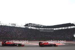 Alexander Rossi (USA), Manor F1 Team and Will Stevens (GBR), Manor F1 Team  01.11.2015. Formula 1 World Championship, Rd 17, Mexican Grand Prix, Mexixo City, Mexico, Race Day.