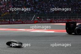 The punctured wheel of Sebastian Vettel (GER) Ferrari. 01.11.2015. Formula 1 World Championship, Rd 17, Mexican Grand Prix, Mexixo City, Mexico, Race Day.