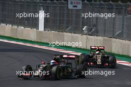 Romain Grosjean (FRA) Lotus F1 E23 leads team mate Pastor Maldonado (VEN) Lotus F1 E23. 01.11.2015. Formula 1 World Championship, Rd 17, Mexican Grand Prix, Mexixo City, Mexico, Race Day.