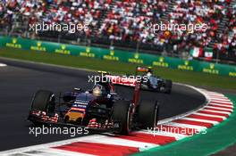 Carlos Sainz Jr (ESP) Scuderia Toro Rosso STR10. 01.11.2015. Formula 1 World Championship, Rd 17, Mexican Grand Prix, Mexixo City, Mexico, Race Day.