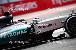 Lewis Hamilton (GBR) Mercedes AMG F1 W06. 31.10.2015. Formula 1 World Championship, Rd 17, Mexican Grand Prix, Mexixo City, Mexico, Qualifying Day.