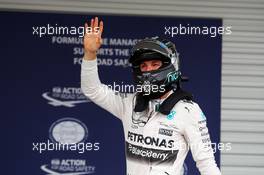 Nico Rosberg (GER) Mercedes AMG F1 celebrates his pole position in qualifying parc ferme. 31.10.2015. Formula 1 World Championship, Rd 17, Mexican Grand Prix, Mexixo City, Mexico, Qualifying Day.