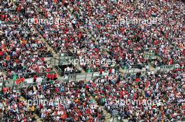 Fans in the grandstand. 31.10.2015. Formula 1 World Championship, Rd 17, Mexican Grand Prix, Mexixo City, Mexico, Qualifying Day.