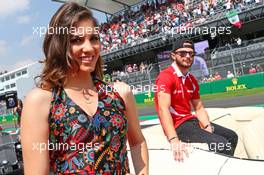 Will Stevens (GBR) Manor Marussia F1 Team on the drivers parade. 01.11.2015. Formula 1 World Championship, Rd 17, Mexican Grand Prix, Mexixo City, Mexico, Race Day.