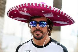 Fernando Alonso (ESP) McLaren wearing a sombrero. 29.10.2015. Formula 1 World Championship, Rd 17, Mexican Grand Prix, Mexixo City, Mexico, Preparation Day.