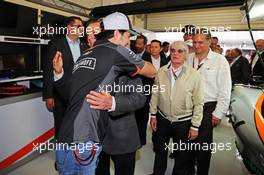 (L to R): Sergio Perez (MEX) Sahara Force India F1 meets Enrique Pena Nieto (MEX) Mexican President. 29.10.2015. Formula 1 World Championship, Rd 17, Mexican Grand Prix, Mexixo City, Mexico, Preparation Day.