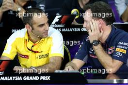 ab Cyril Abiteboul (FRA), Renault Sport F1 and Christian Horner (GBR), Red Bull Racing, Sporting Director  27.03.2015. Formula 1 World Championship, Rd 2, Malaysian Grand Prix, Sepang, Malaysia, Friday.