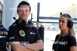 (L to R): Jolyon Palmer (GBR) Lotus F1 Team Test and Reserve Driver with Carmen Jorda (ESP) Lotus F1 Team Development Driver. 27.03.2015. Formula 1 World Championship, Rd 2, Malaysian Grand Prix, Sepang, Malaysia, Friday.