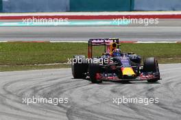 Daniil Kvyat (RUS) Red Bull Racing RB11. 27.03.2015. Formula 1 World Championship, Rd 2, Malaysian Grand Prix, Sepang, Malaysia, Friday.