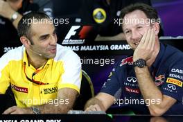 Cyril Abiteboul (FRA), Renault Sport F1 and Christian Horner (GBR), Red Bull Racing, Sporting Director  27.03.2015. Formula 1 World Championship, Rd 2, Malaysian Grand Prix, Sepang, Malaysia, Friday.