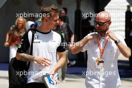 (L to R): Kevin Magnussen (DEN) McLaren with father Jan Magnussen (DEN). 28.03.2015. Formula 1 World Championship, Rd 2, Malaysian Grand Prix, Sepang, Malaysia, Saturday.