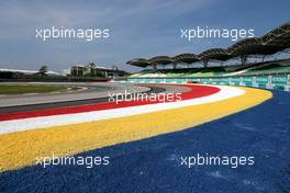 Track atmosphere 26.03.2015. Formula 1 World Championship, Rd 2, Malaysian Grand Prix, Sepang, Malaysia, Thursday.