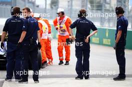 Marcus Ericsson (SWE) Sauber C34 stopped at the pit lane exit. 09.10.2015. Formula 1 World Championship, Rd 15, Russian Grand Prix, Sochi Autodrom, Sochi, Russia, Practice Day.