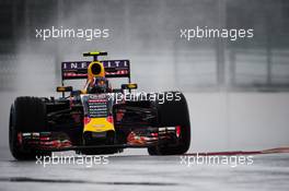 Daniil Kvyat (RUS) Red Bull Racing RB11. 09.10.2015. Formula 1 World Championship, Rd 15, Russian Grand Prix, Sochi Autodrom, Sochi, Russia, Practice Day.