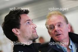 (L to R): Jolyon Palmer (GBR) Lotus F1 Team Test and Reserve Driver with his father Jonathan Palmer (GBR). 09.10.2015. Formula 1 World Championship, Rd 15, Russian Grand Prix, Sochi Autodrom, Sochi, Russia, Practice Day.